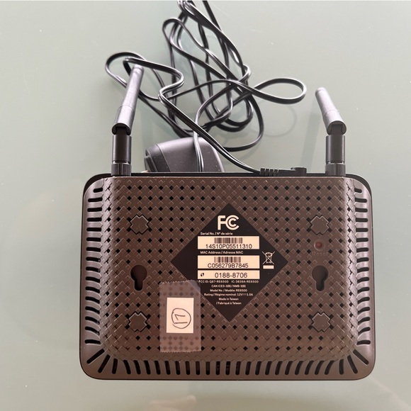 Linksys RE6500 AC1200 Max WiFi Gigabit Range Extender (w/4 ports) Upto 1.2 GBPS - Picture 3 of 7